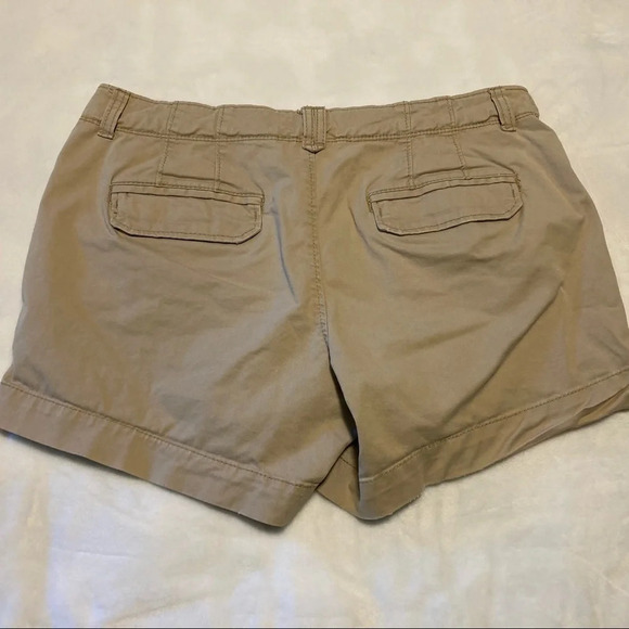 Old Navy Low Rise Khaki Shorts 6 - Picture 11 of 14